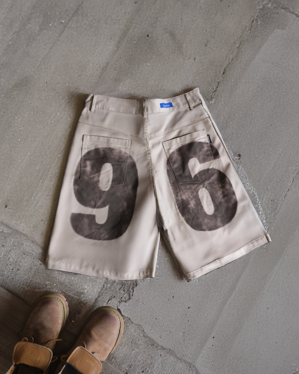กางเกงขาสั้นสีกากี 96