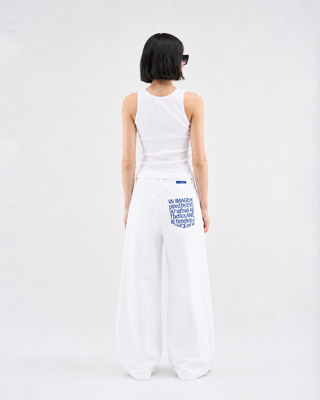 เสื้อกล้ามลายหัวใจคู่สีขาว